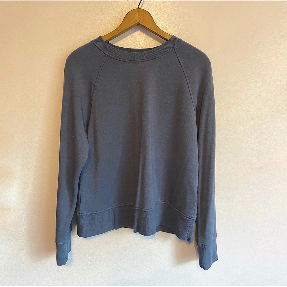 crew neck